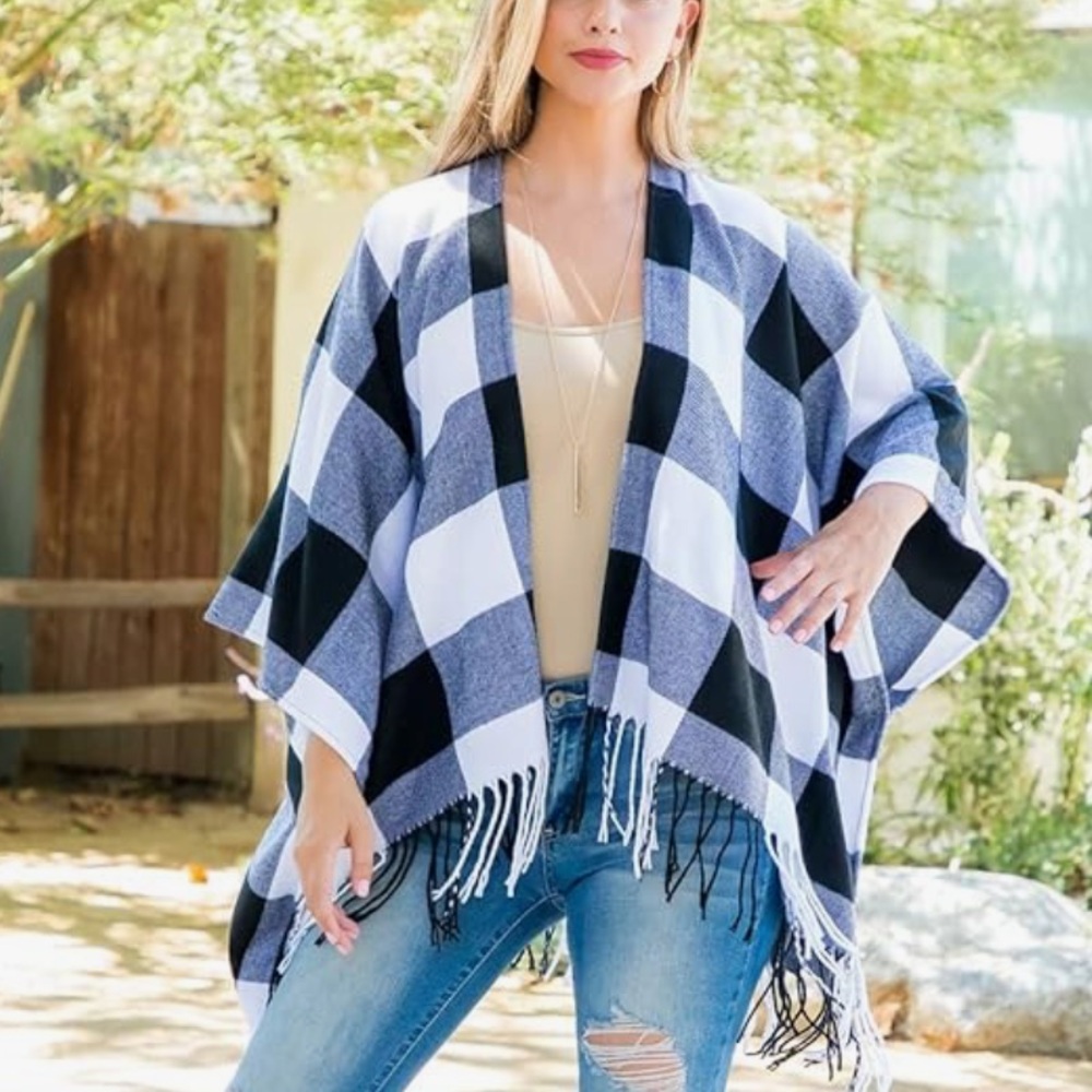 Chic Nation Black and White Plaid Women's Poncho